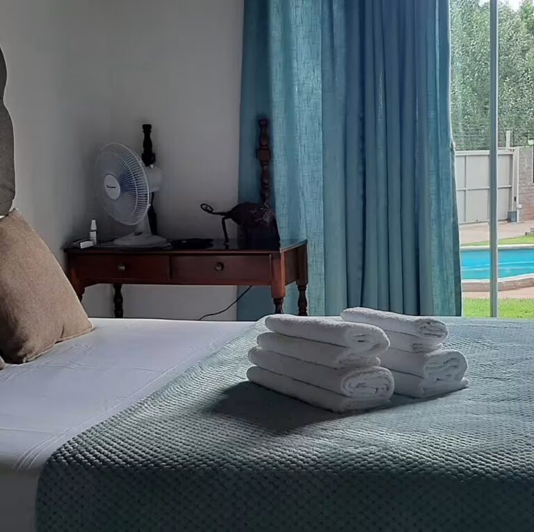 Milk & Honey Guest House Accommodation in Postmasburg